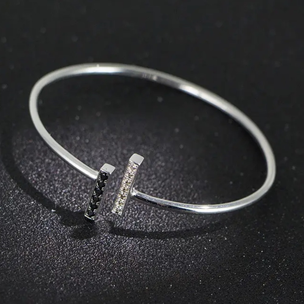 🌟 Trendy Sterling Silver Bangle Bracelet